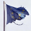 drapeau européen déchiré