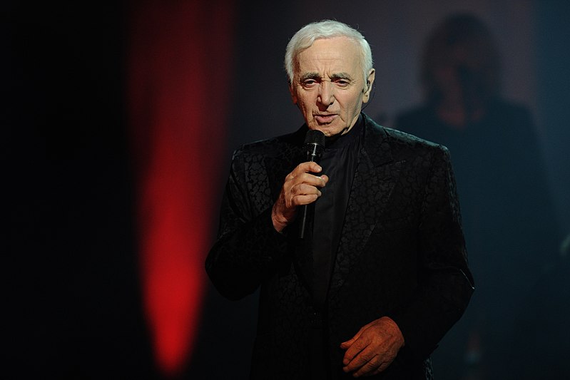 Aznavour chantant